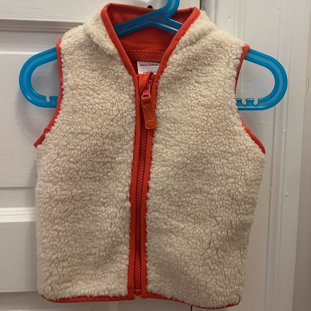 Hanna Andersson Sherpa vest with red lining